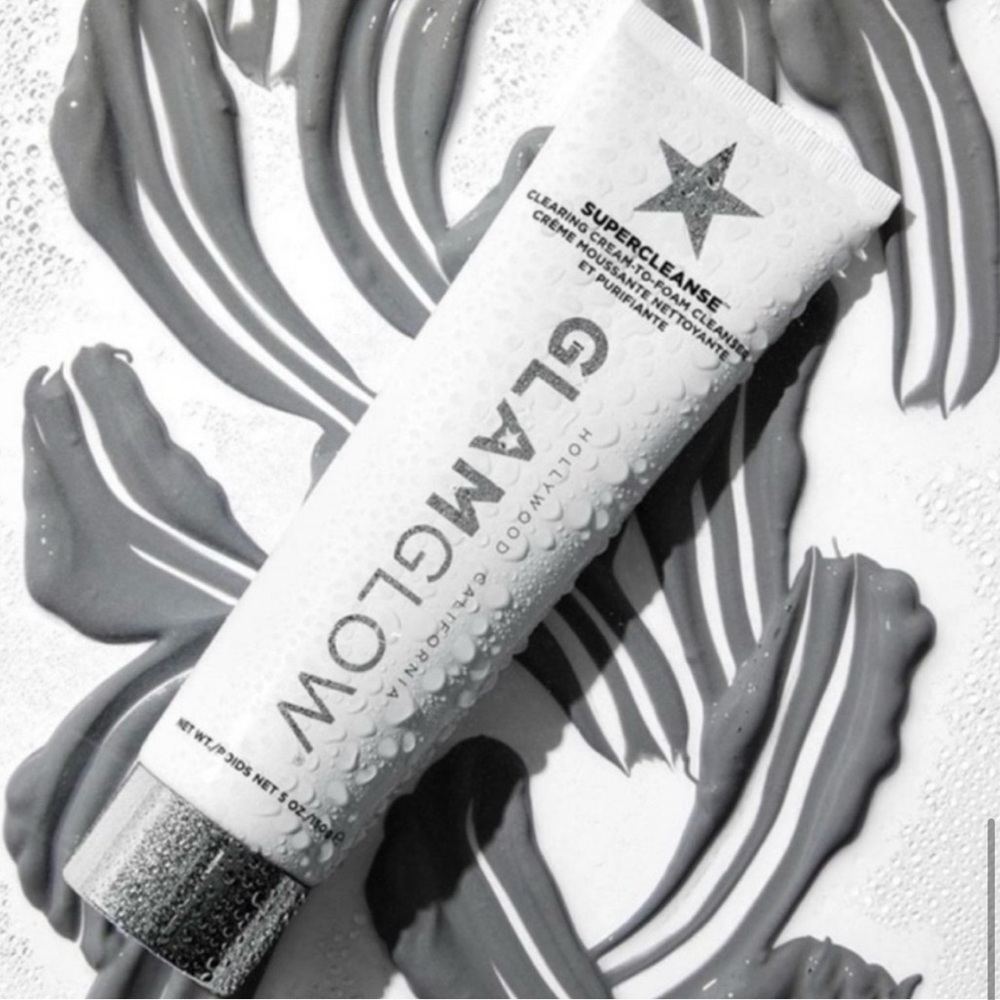 GLAMGLOW
SUPERCLEANSE Clearing Cream-to-Foam Cleanser - Picture 4 of 7